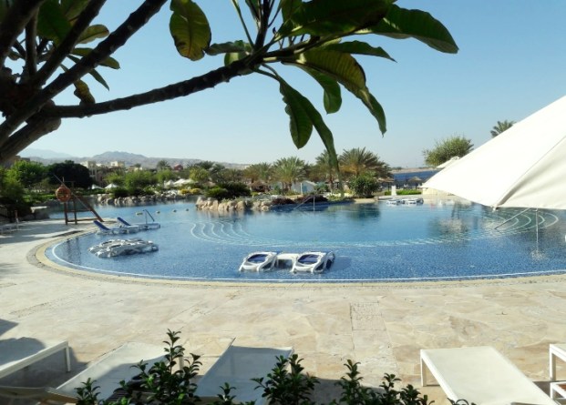 הבריכה במלון מובנפחק טאלה ביי