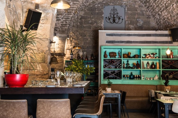 טש וטשה. מתחם התחנה