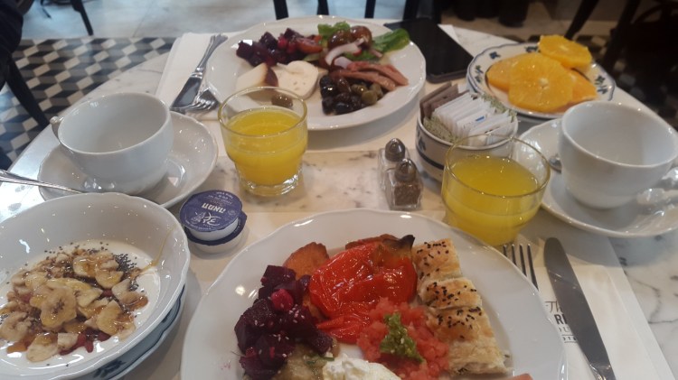 ארוחת הבוקר במלון מרקט האוס יפו